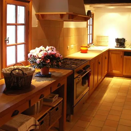 Le Bourrut Hébergement de vacances *