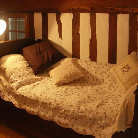 Le Bourrut Semesterbostad Luglon