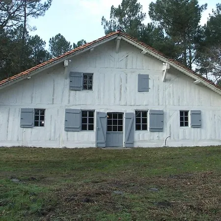 Le Bourrut Hébergement de vacances *